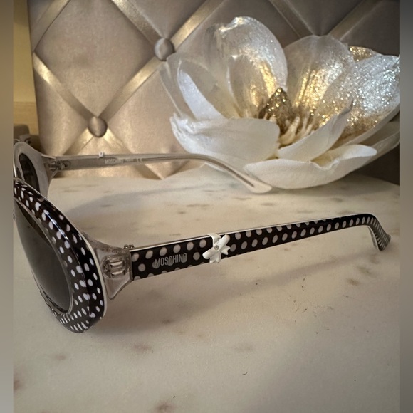 Moschino Teen Sunglasses AUTHENTIC (New) - Picture 7 of 7